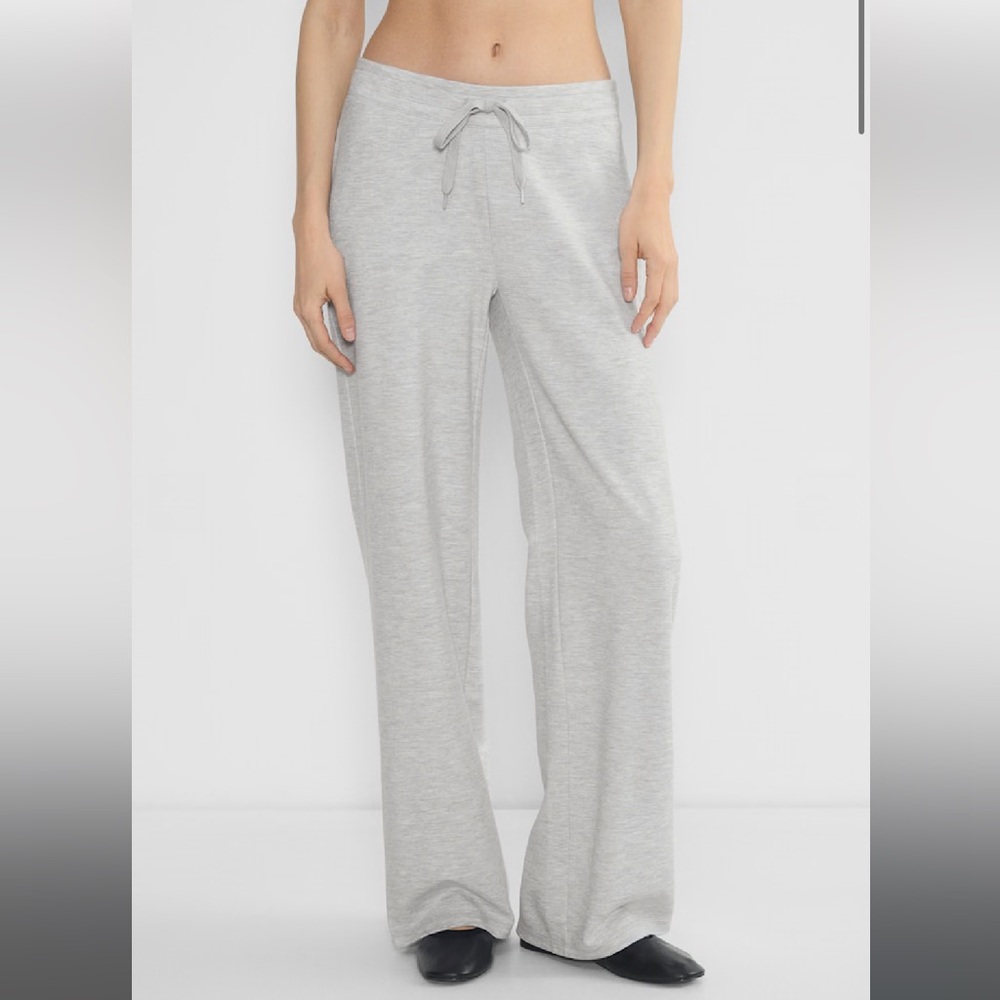 ARITZIA Heather Grey New Wafflex Pants